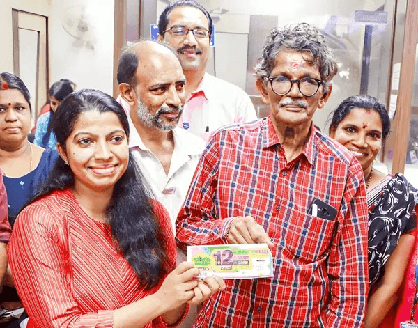Meera Krishnan with the winning ticket